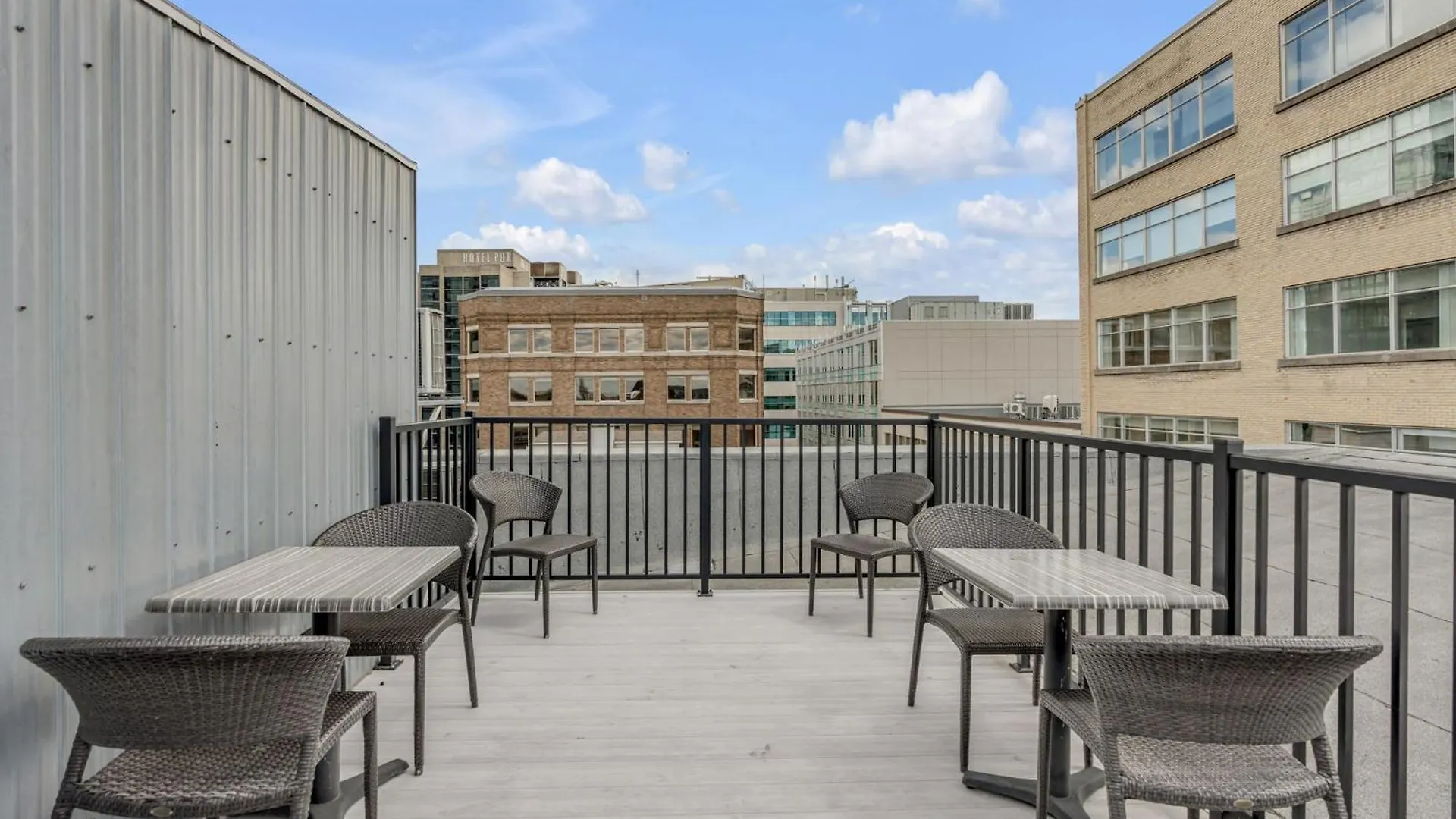 Initial / Icone / Quebec+Stat Apartment 0*, Quebec City Canada