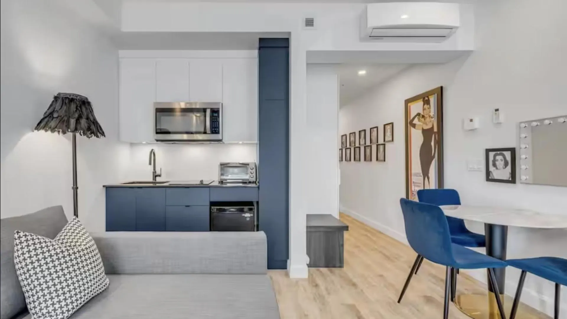 Initial / Icone / Quebec+Stat Apartment