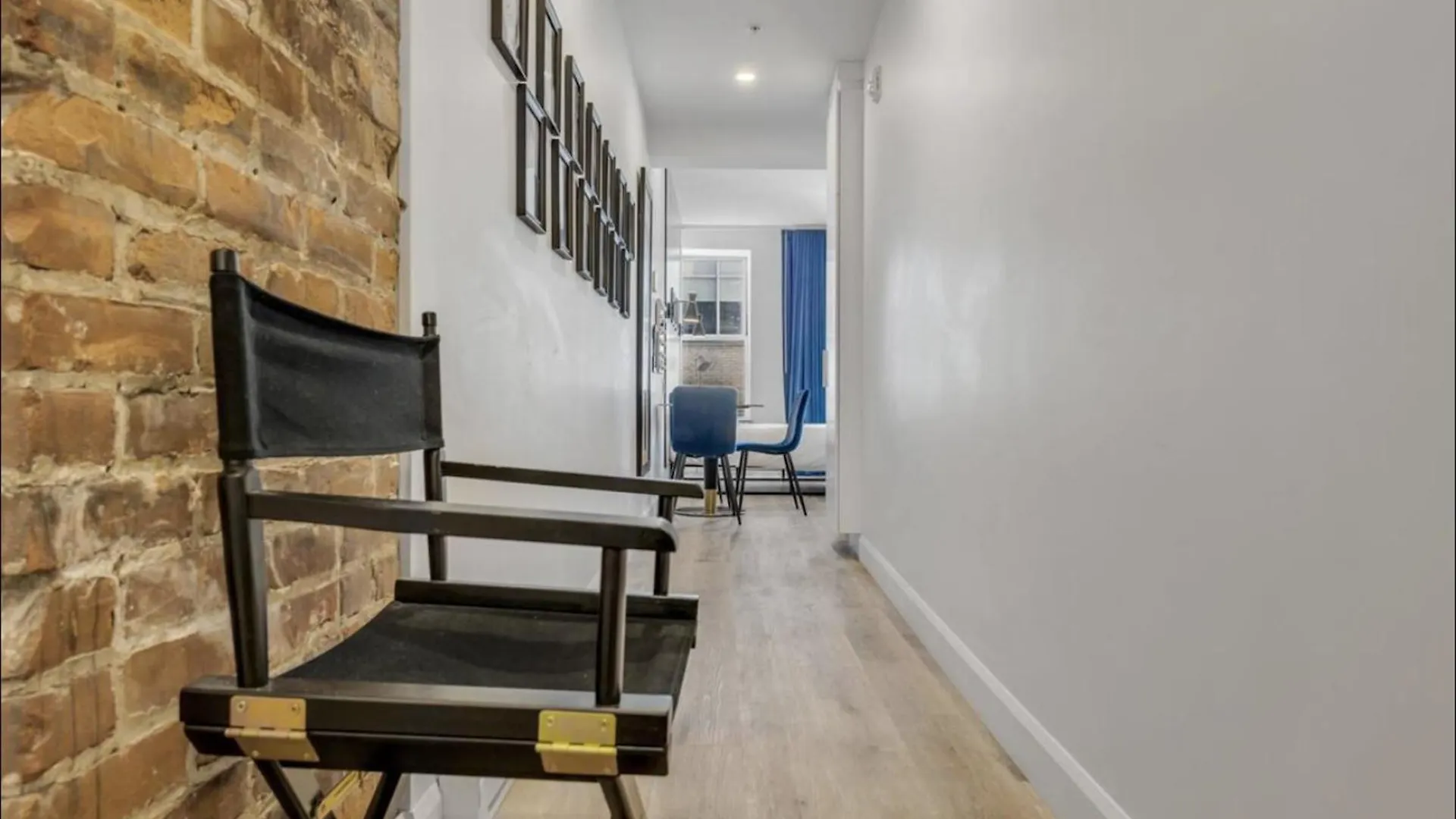 Initial / Icone / Quebec+Stat Apartment Canada