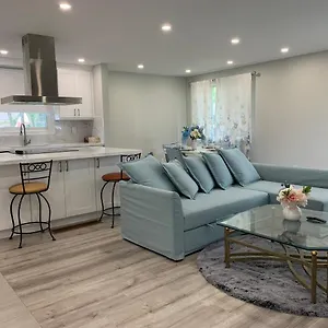 Charming Bungalow Retreat In Chippawa Fall Holiday home Niagara Falls