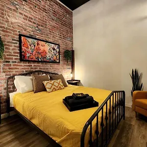 Apartment Loft Style Industriel-centre-ville+parking Gratuit, Quebec City